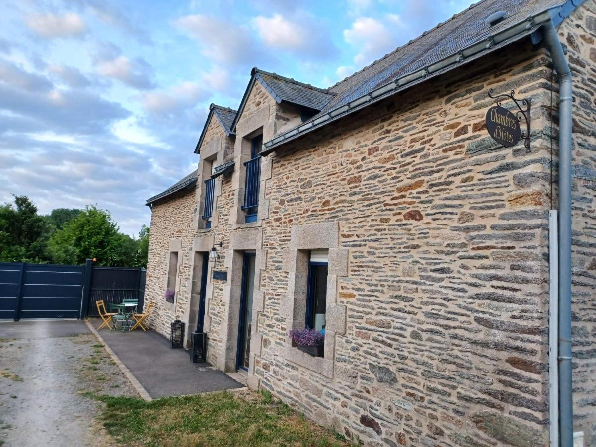 Au Petit Bonheur De Claire Et Jo Bed & Breakfast La Chapelle-Caro ภายนอก รูปภาพ