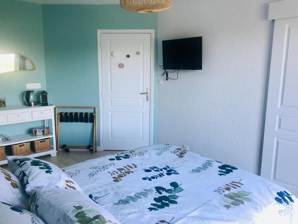 Au Petit Bonheur De Claire Et Jo Bed & Breakfast La Chapelle-Caro ภายนอก รูปภาพ