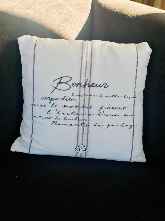 Au Petit Bonheur De Claire Et Jo Bed & Breakfast La Chapelle-Caro ภายนอก รูปภาพ